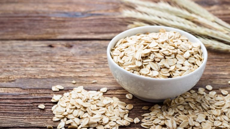 كيف يُعزز الشوفان صحة الأمعاء والعظام؟
