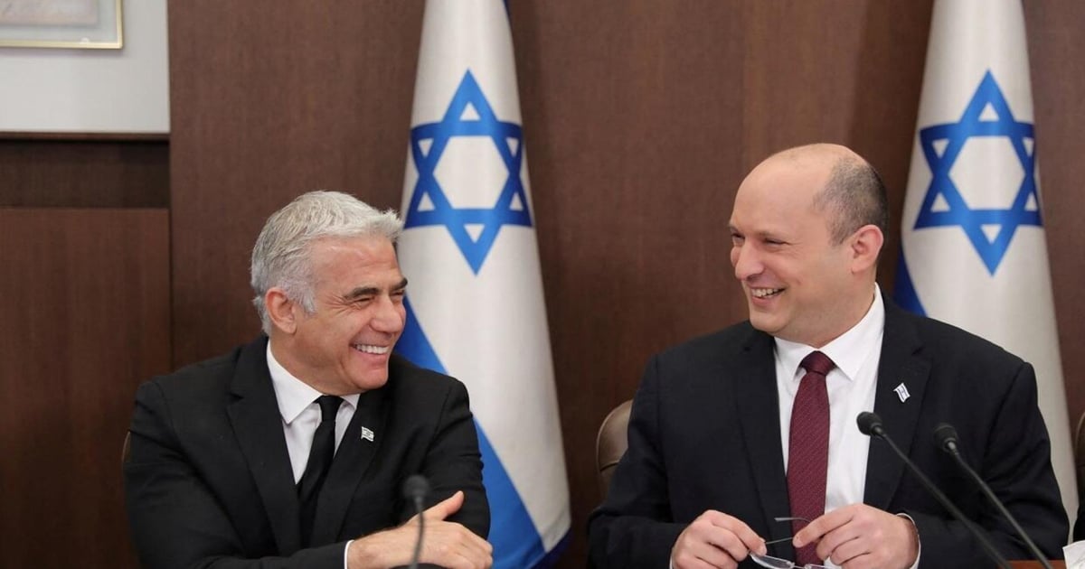 بينيت ولابيد يعلنان تحالفًا انتخابيًّا للإطاحة بنتنياهو