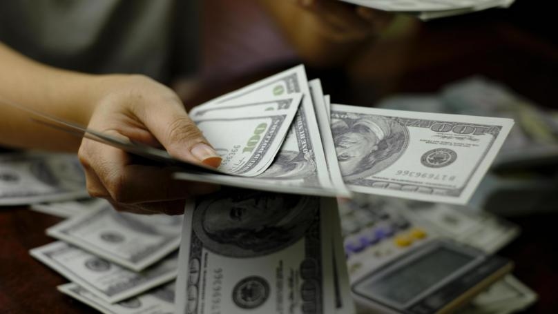 هذا ما سجّله سعر الدولار في السوق السوداء