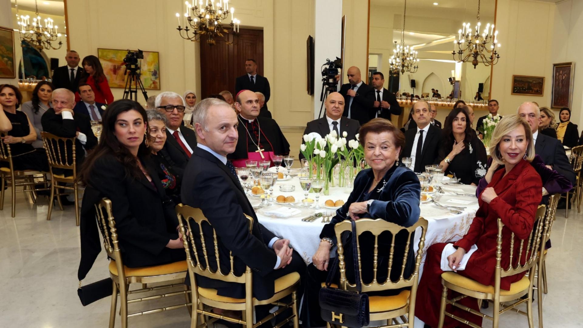 عون: لبنان ليس متروكاً... وزيارة البابا كانت محطة مفصليّة