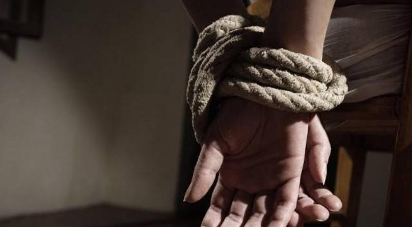 Sources to MTV: 7 people kidnapped the Saudi man in 2 stolen cars, and the army identified four of them and raided their homes