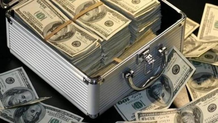 منازل اللّبنانيين تتحوّل إلى بنوك صغيرة