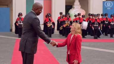 بالفيديو: لقطة دبلوماسية تتحوّل الى "ترند" عالميّ