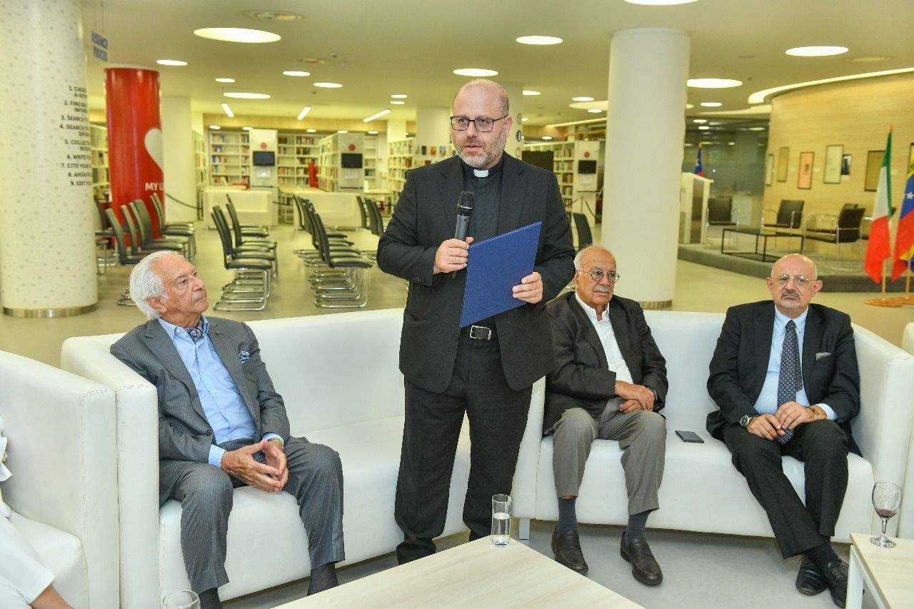 جامعة الروح القدس تطلق سلسلة "Sunset Stories Executive Talk" لتعزيز الشراكة مع قطاع الأعمال
