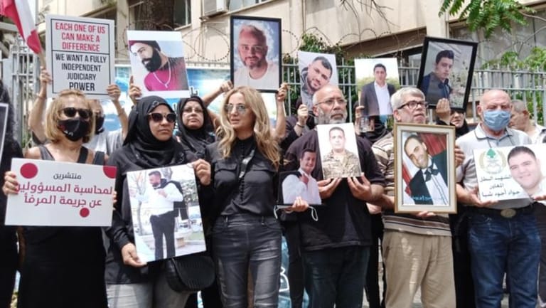 أهالي ضحايا انفجار المرفأ... "ضحايا" التسييس والانقسام