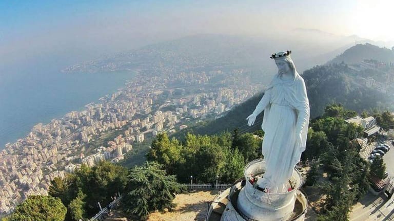 "مجرور البيئة" والقضاء النائم: هذا ما فعله أمام تمثال العذراء