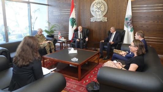 Defense Minister tackles cooperation between EU and the military