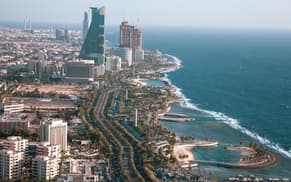 التهريب والترسيم والسلاح... على طاولة جدة!