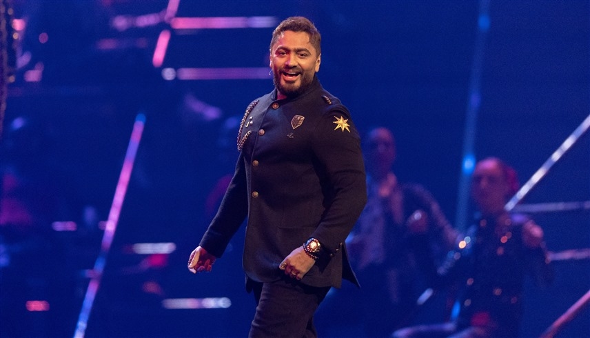 أول تعليق من تامر حسني على "العرض الطائر" في Joy Awards