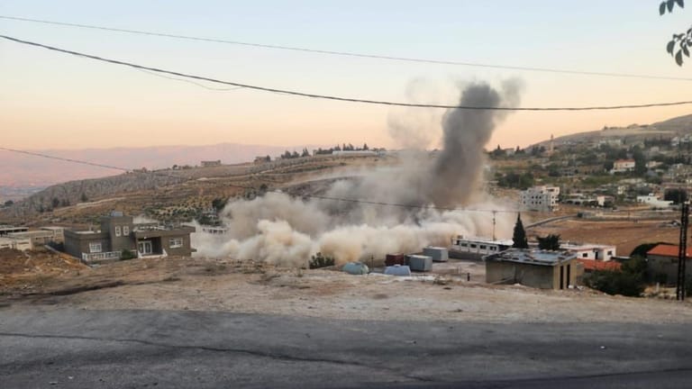 Al-Hadath sources: A Lebanese Customs employee went missing after the Israeli airstrike on Chmistar in the Bekaa