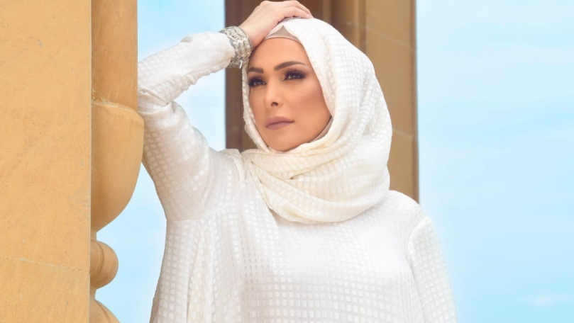 أمل حجازي في ”لطشة“ الى اللبنانيين: ”بس تخلصوا أرغيلة كزدروا عالثورة“