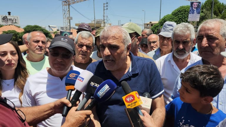 أهالي القاع قطعوا الطريق... ومطر: المنطقة وصلت إلى الخطوط الحمر