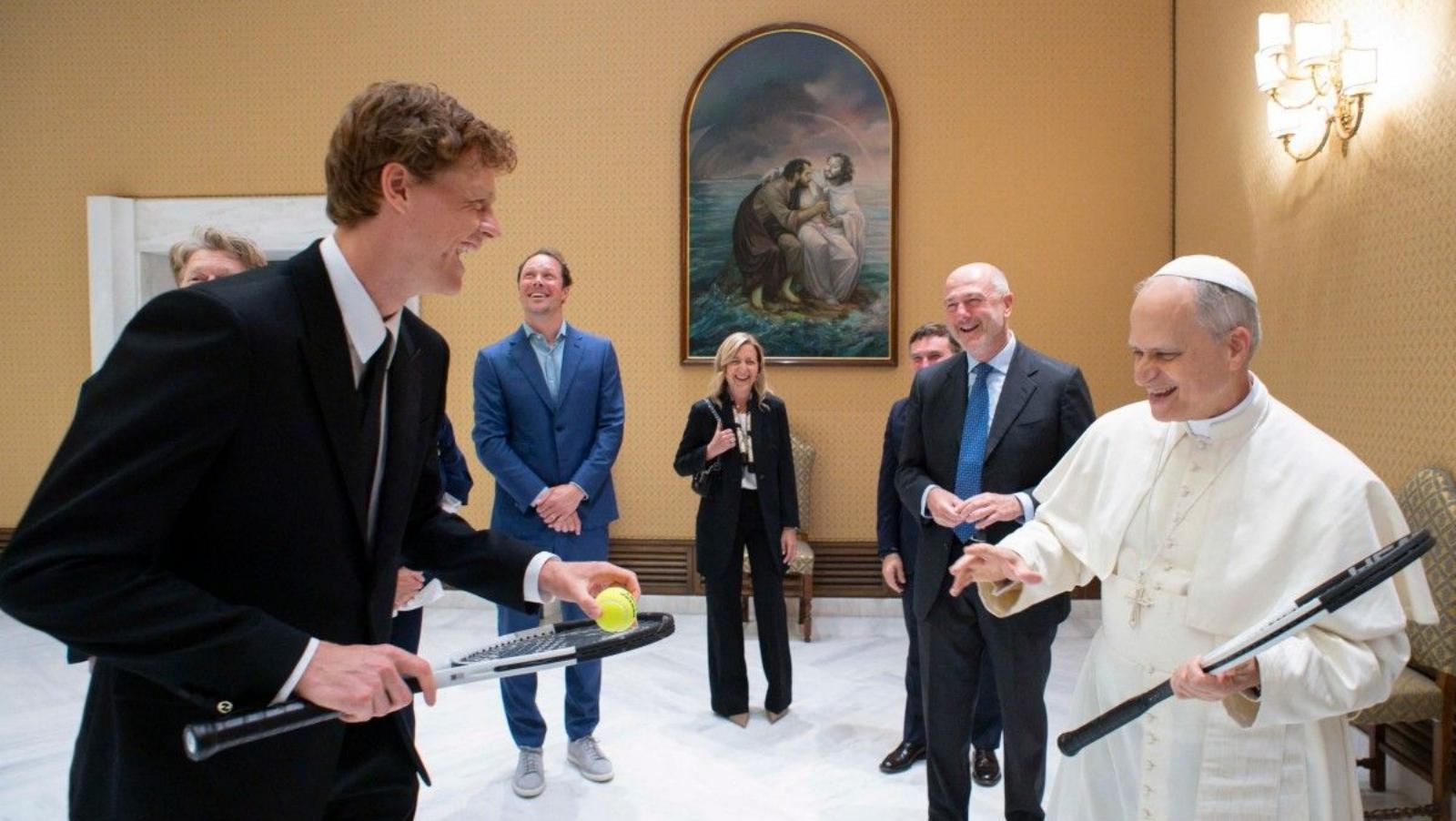 Pope meets tennis start Sinner, receives racket gift