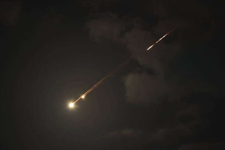 سماء لبنان ساحة حرب.... واللبنانيّون "يتفرَّجون"