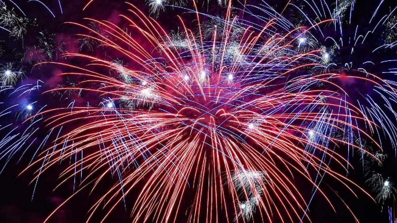 Fireworks lit up the sky in the Frem electoral campaign as a celebration of the victory of the "Nahdat Jounieh" list
