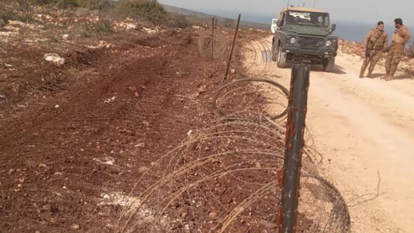 بالصور: الجيش يُزيل عوائق هندسية مُفخخة