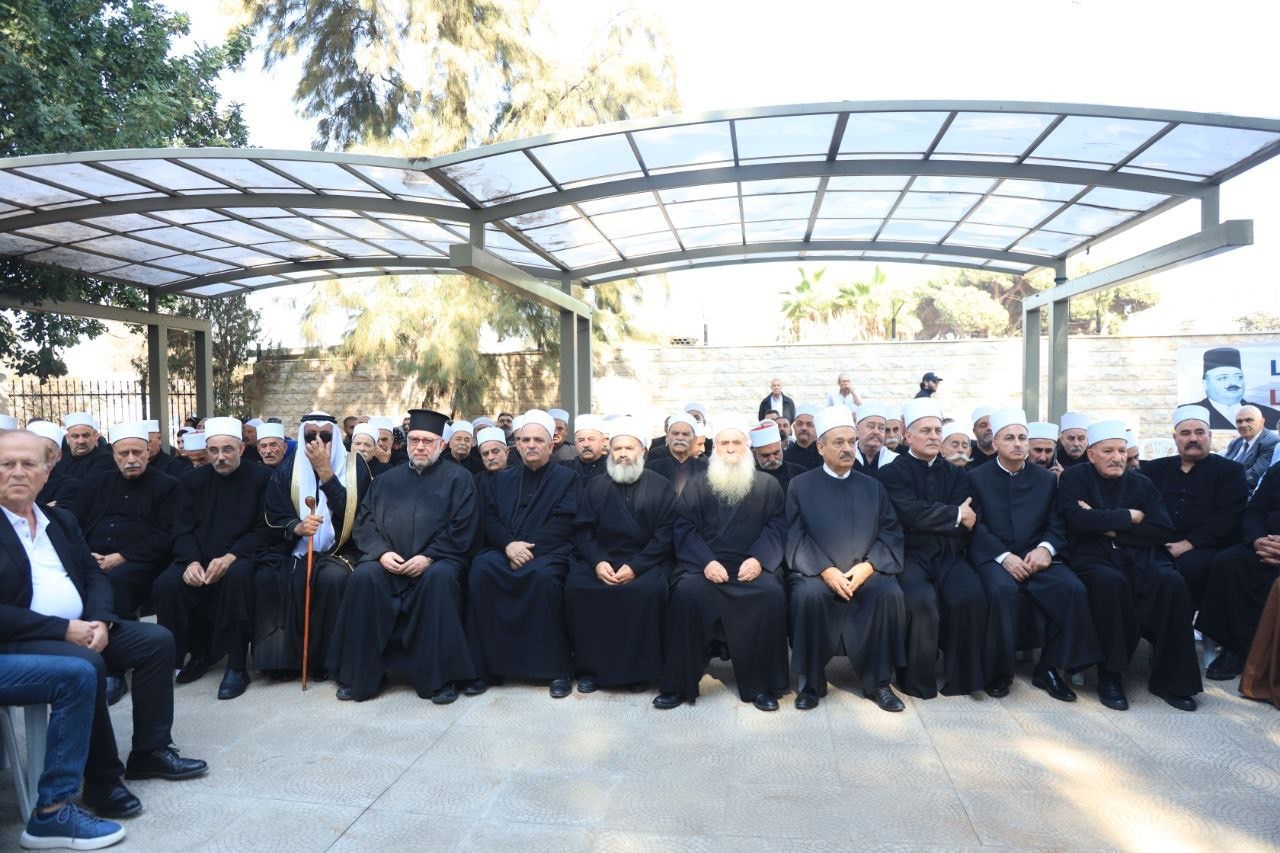 سلامة وضع إكليلًا على ضريح الأمير مجيد أرسلان