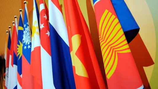 ASEAN seeks to tackle Myanmar crisis, South China Sea tension