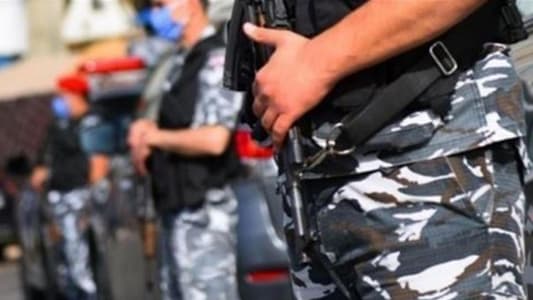 سارق محترف.. ينتحلُ صفة أمنية!