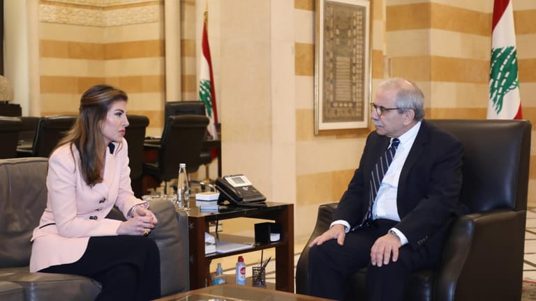 لقاء إيجابي... ماذا دار بين سلام وأورتاغوس؟