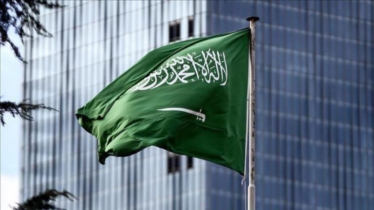 الصحافي محمد نمر للـmtv نقلاً عن مسؤول سعودي: السعودية لن تُبارك لحكومة لبنانيّة لا تمتلك قرارها الساسي بمعزل عن التدخلات الخارجيّة وهي لن تُبارك حكومة "طوق النجاة"