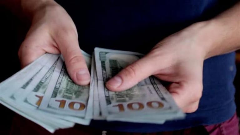 US dollar exchange rate surpasses 17,000 LBP