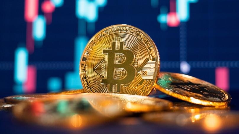 Bitcoin falls to lowest since January, in line with tumbling stock markets