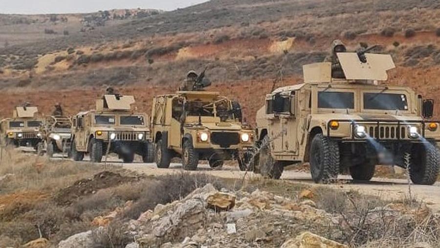 بالصور: بعد استهداف أحد مراكزه... الجيش يردّ