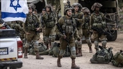 Israeli Checkpoint in South: Arrests and Mobile Phone Seizures