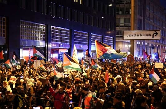 Protesters March in Major Cities to Demand Gaza Ceasefire