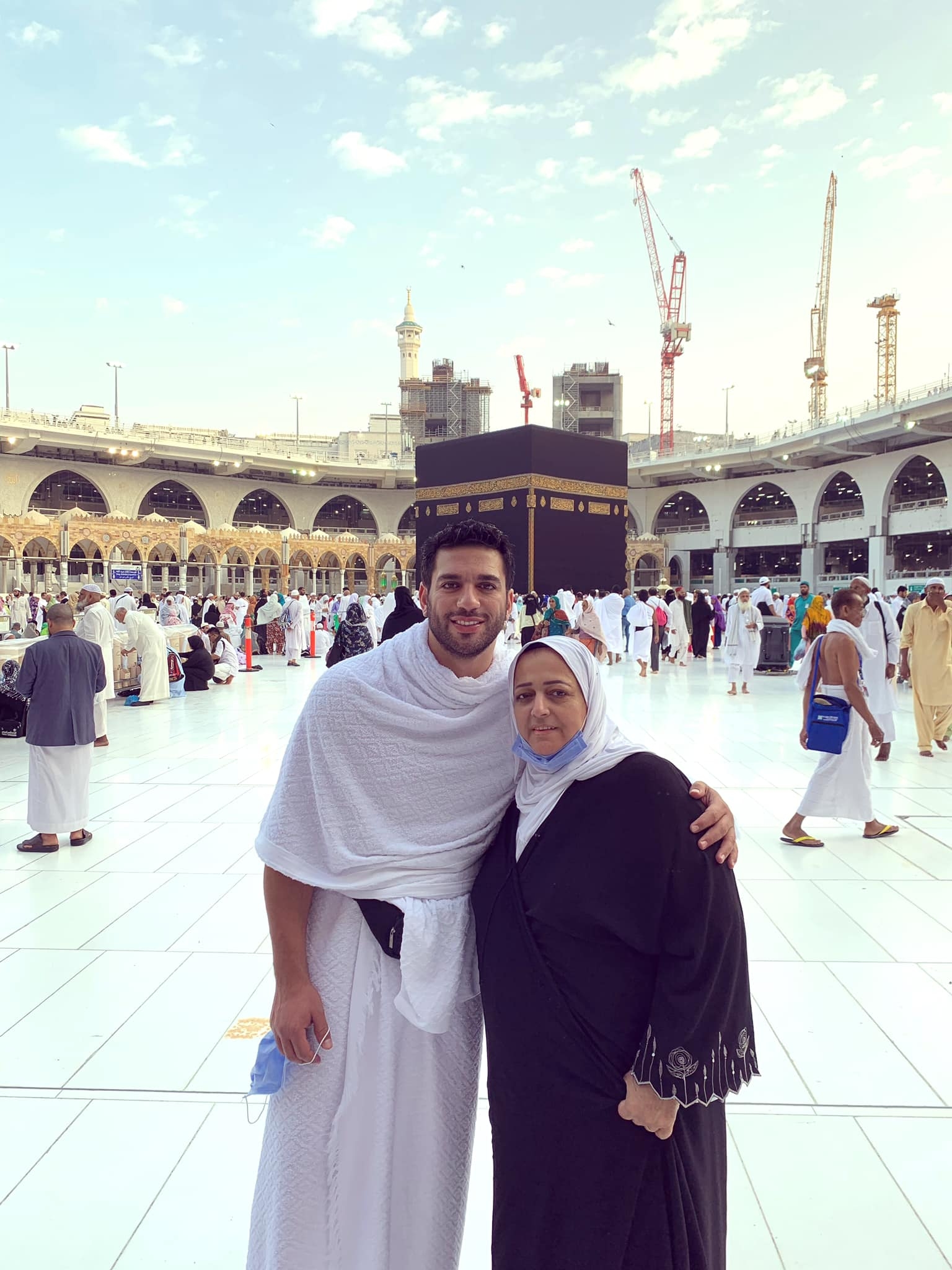 حسن الرداد في ذكرى وفاة والدته: "ربنا رزقني بطفل يا أمي"