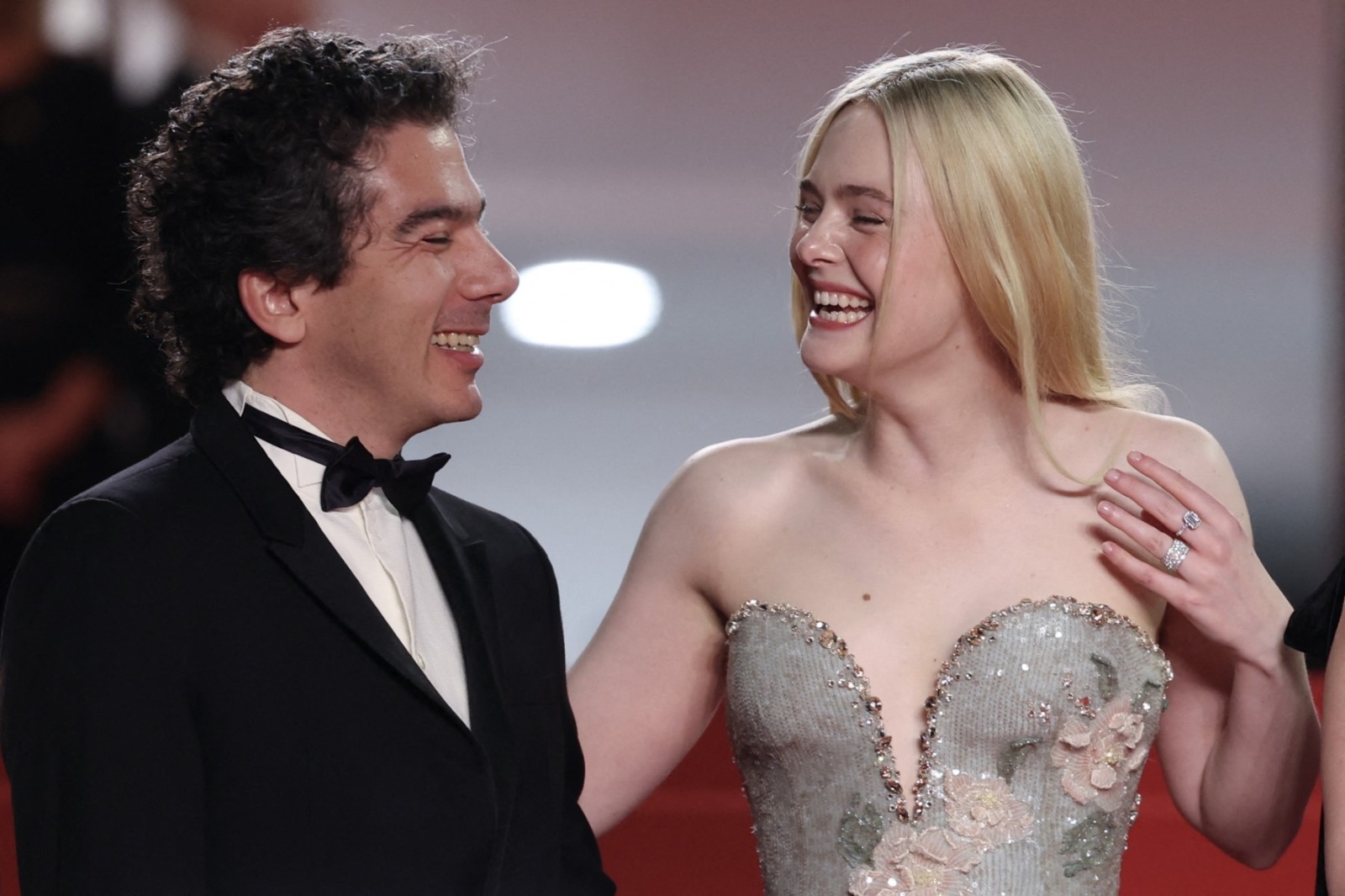 فيلم "القيمة العاطفية" يحطّم رقماً قياسياً بتصفيق 15 دقيقة في "كان" 2025