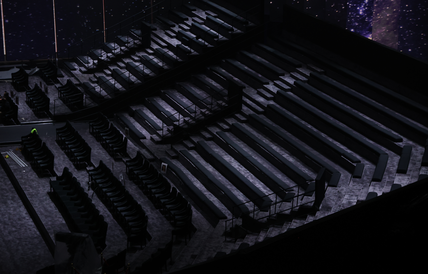 جيلبير حداد... مصمّم الحفلات الذي أضفى سحرًا على عرض إيلي صعب في الرياض