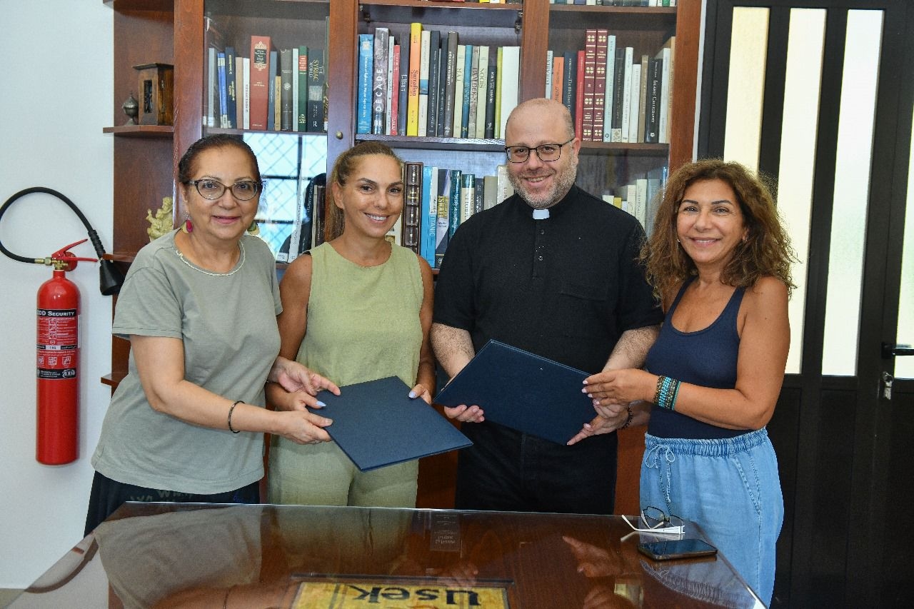مكتبة جامعة الروح القدس – الكسليك تحفظ ثلاثة أرشيفات لبنانية رائدة في خطوة أكاديمية وثقافية بارزة