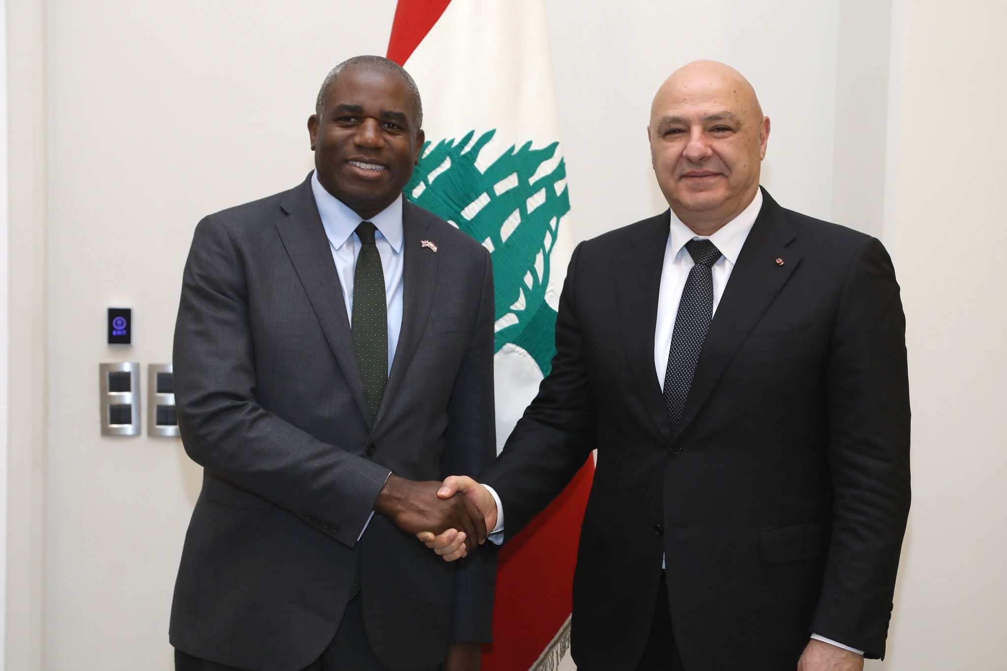 الرئيس عون: عديد الجيش في الجنوب سيصل الى 10 آلاف ولن يكون في الجنوب قوة مسلحة غير القوى الأمنية الشرعية و"اليونيفيل"