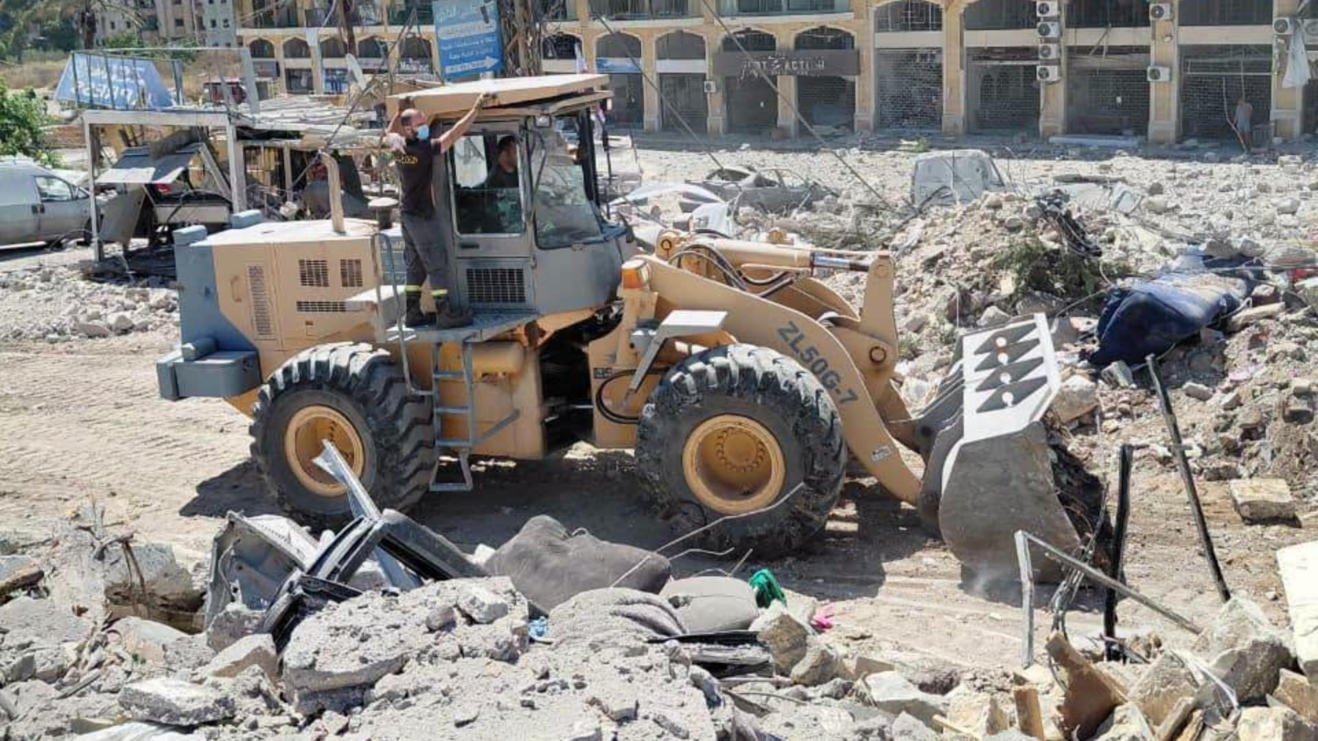 الدفاع المدني بالصّور: انتشال 13 ضحية وفتح طرقات