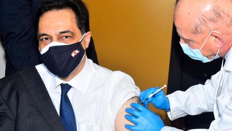 دياب افتتح قسم العناية الفائقة في مستشفى بعبدا وتلقى اللقاح