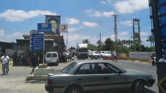 Sidon-Tyre seaside road blocked to traffic against simmering living conditions