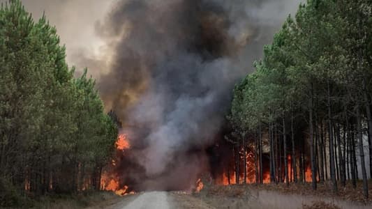Heat, drought rekindle huge wildfire in southwest France