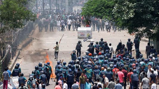 Bangladesh suspends mobile internet, police fire tear gas at protesters