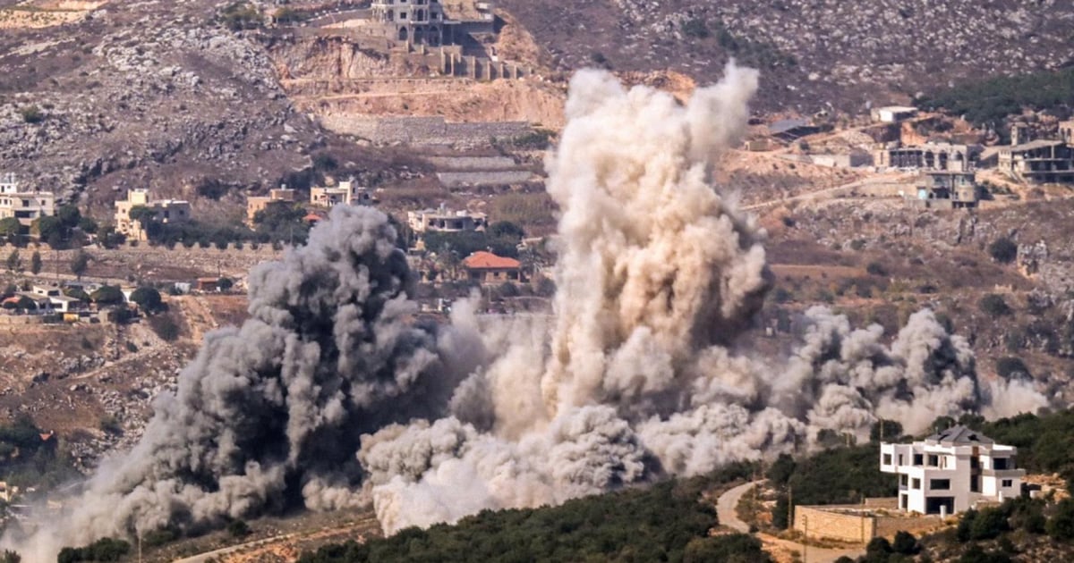 إصابة 12 موظّفًا في مستشفى جرّاء غارة!