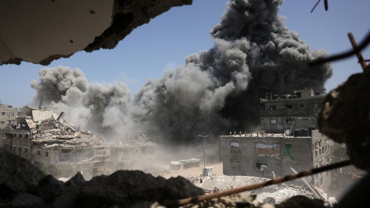 At least 27 Palestinians killed while waiting for aid distribution