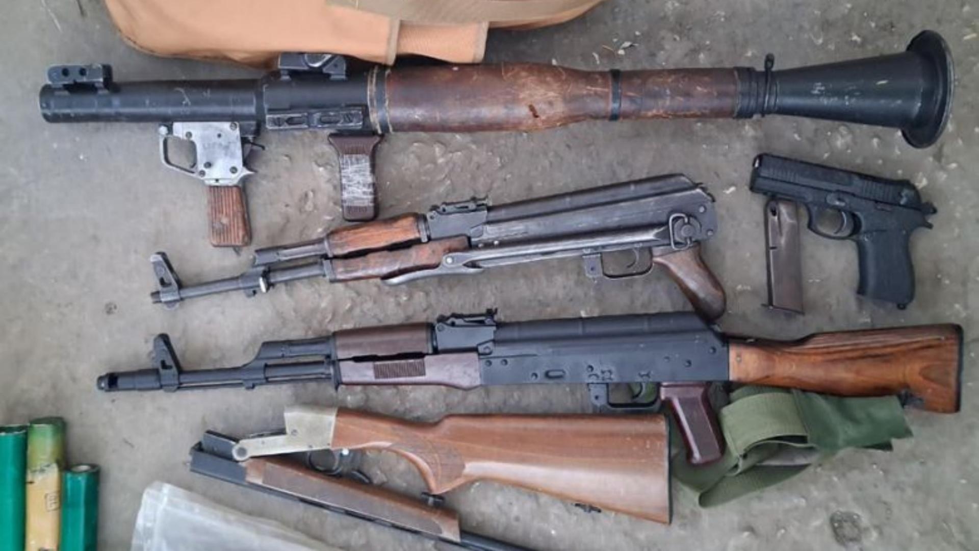 أدوية غير شرعية ومواد أولية لتصنيع المخدرات... والجيش يوقف 6 أشخاص