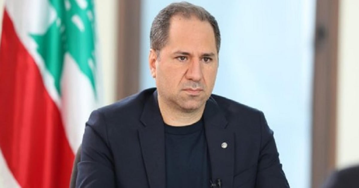 الجميل: يعرف اللبنانيون جيداً من يقف مع دولتهم واقتصادهم

@s