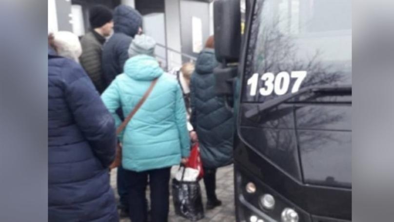 Photos: Bread and aid distributed to Ukrainians