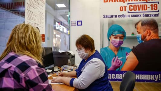 Russia counts cost of missteps, vaccine refusals as COVID tide keeps rising