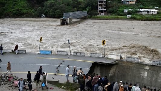 Pakistan monsoon flooding death toll tops 1,000