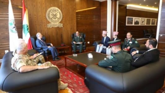 Defense Minister meets Nepal's Chief of Staff