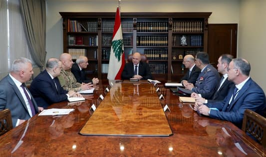 Aoun holds security meeting in Baabda