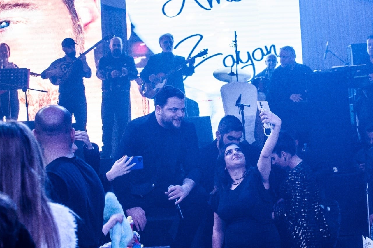 بالصور: جانبٌ من حفلة عامر زيان ليلة رأس السنة